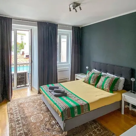 Deluxe Center Flat Апартаменты